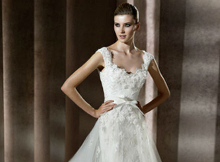 ايلي صعب يختار التطريز لفساتين زفاف 2012